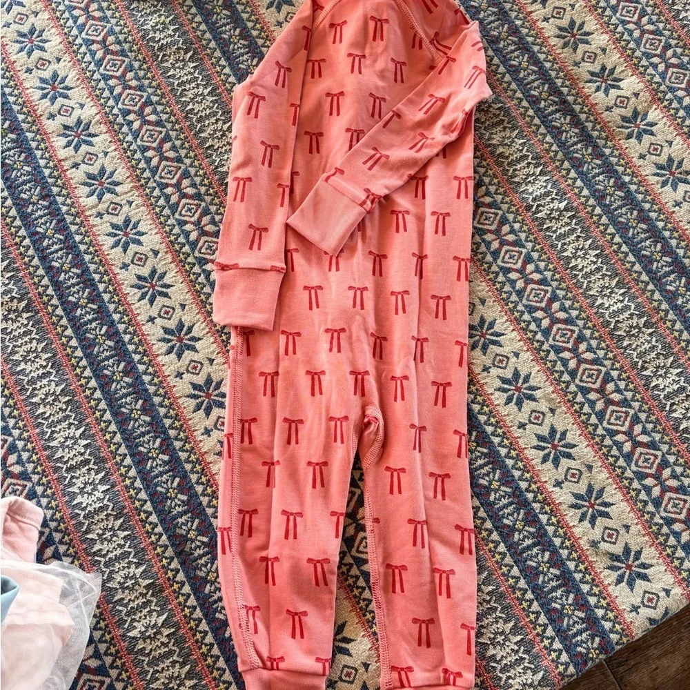 NWT Hanna Andersson Pink and Red Bow Hanna Soft Sleeper Pajamas Footies